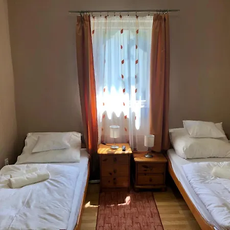 Arkad Apartmanhaz *