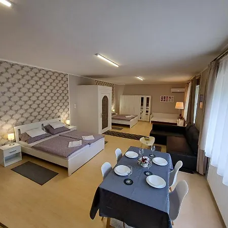 árkád Apartman *